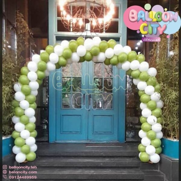 White and green two-tone opening balloon display