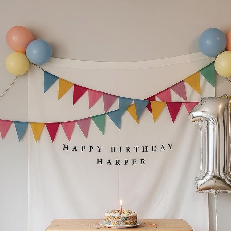 ریسه تم تولد مثلثی صورتی پاستلی